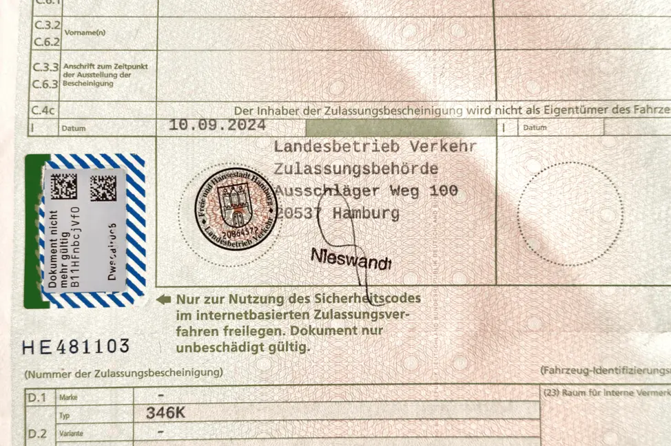 Original-Muster: 8-stellige Briefnummer und 12-stelliger Sicherheitscode auf der Zulassungsbescheinigung Teil II (Fahrzeugbrief)